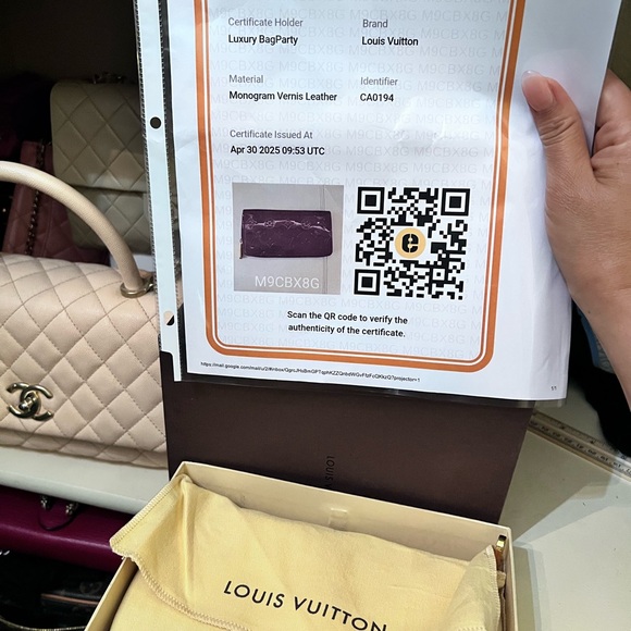 SOLD Louis Vuitton Vernis long zippy wallet - Picture 15 of 15